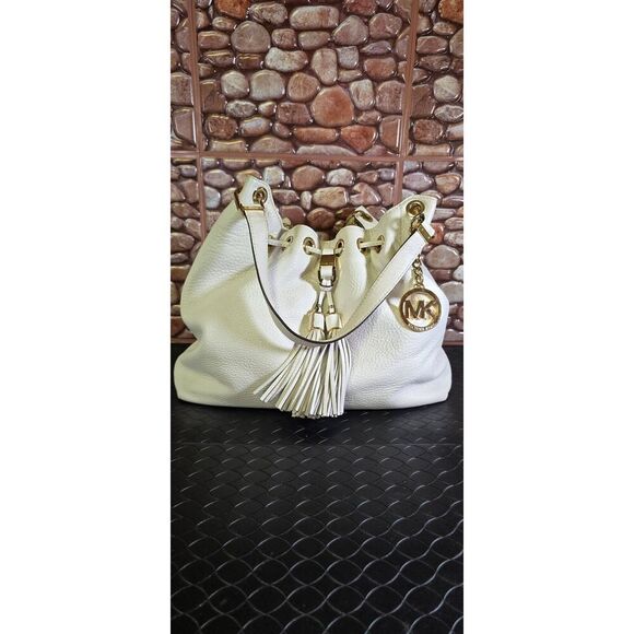 Michael Kors pebble leather ivory hobo shoulder-bag purse 2 Tassels & metal badg - Picture 1 of 13